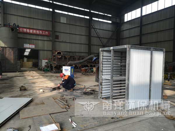 小型（xíng）電熱式烘箱（xiāng）製造（zào）現場